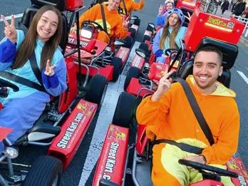 Κίτι και Μπού να τρέχουν γύρω από το Σιμπούγια!