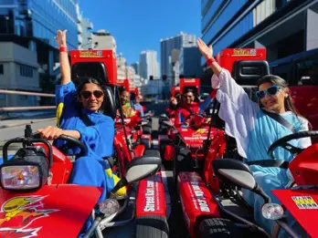 Je rijdt over de echte Regenboogbrug!